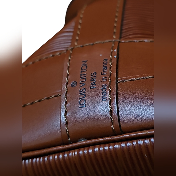 Louis Vuitton Noé EPI Bucket Bag Leather.  C01017 - Picture 12 of 16